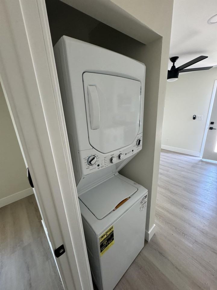 4313 Dwight St - Photo 2 of 6