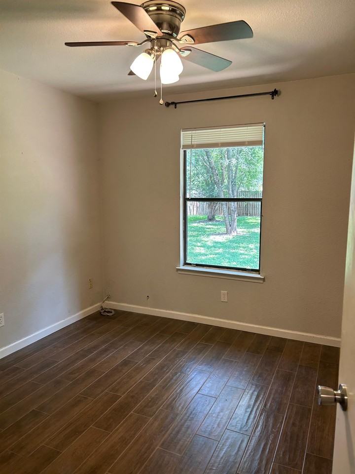 1908 Nevada St - Photo 2 of 12