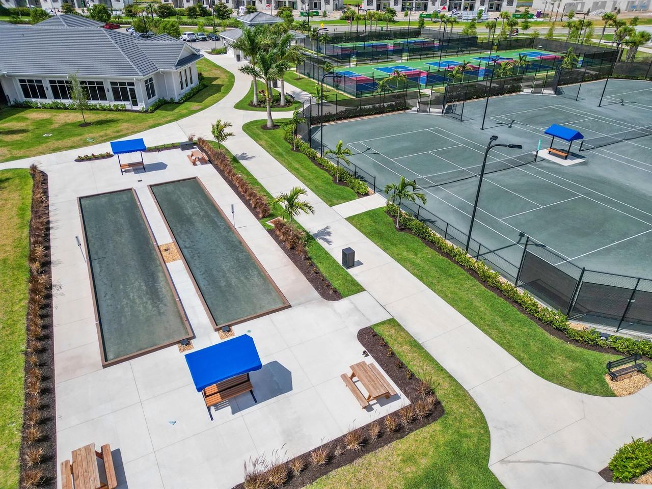 5465 Double Eagle Cir #1 - Photo 5 of 17