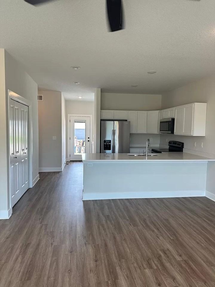 1124 N Broadview St #1 - Photo 2 of 39