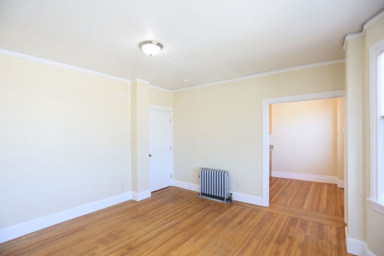 494 27th Ave - Photo 4 of 18