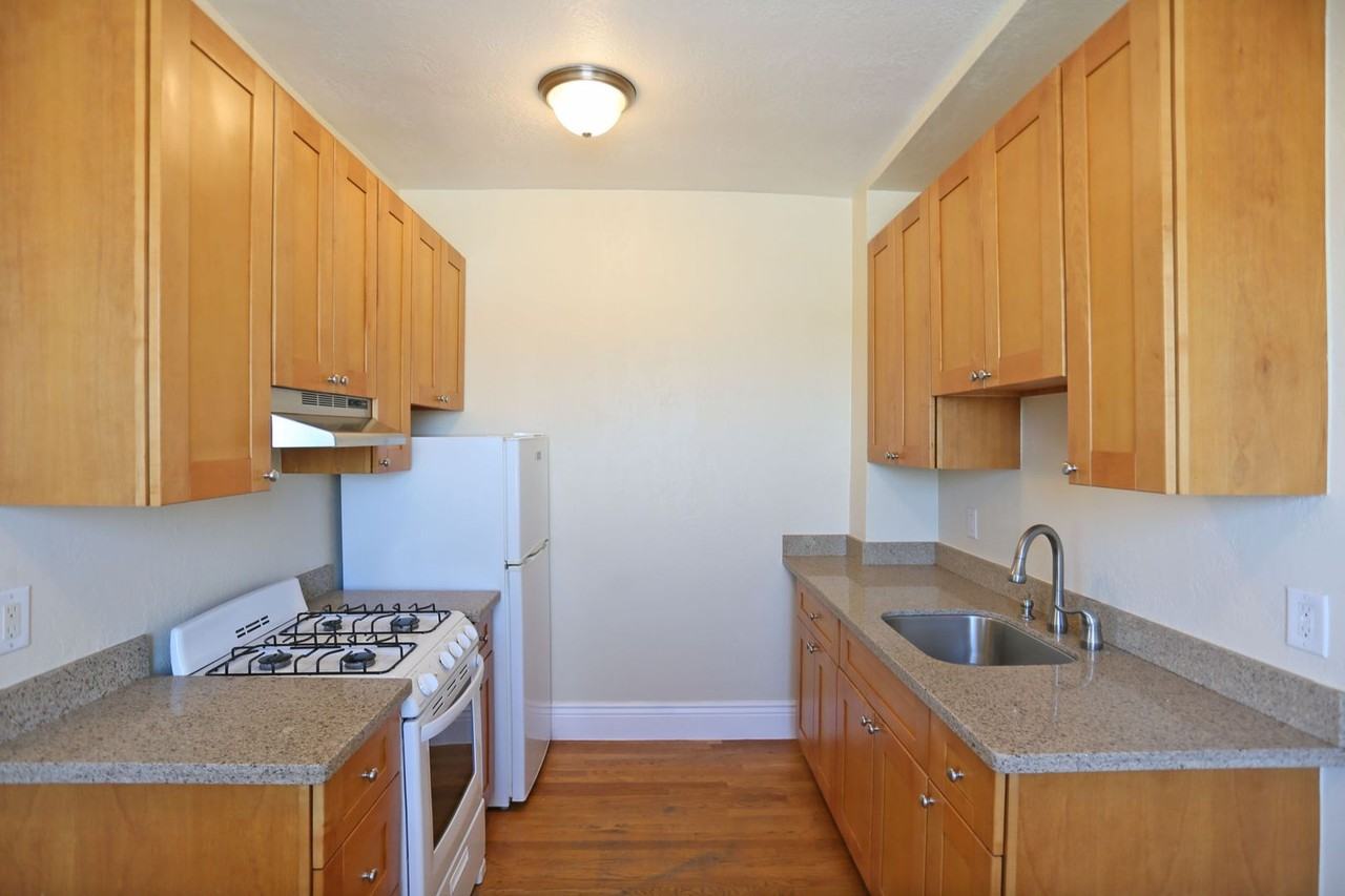 494 27th Ave - Photo 7 of 18