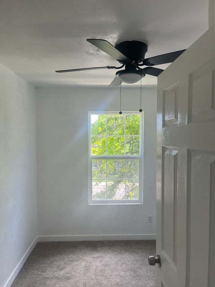 1599 S Ivory Cir - Photo 5 of 25