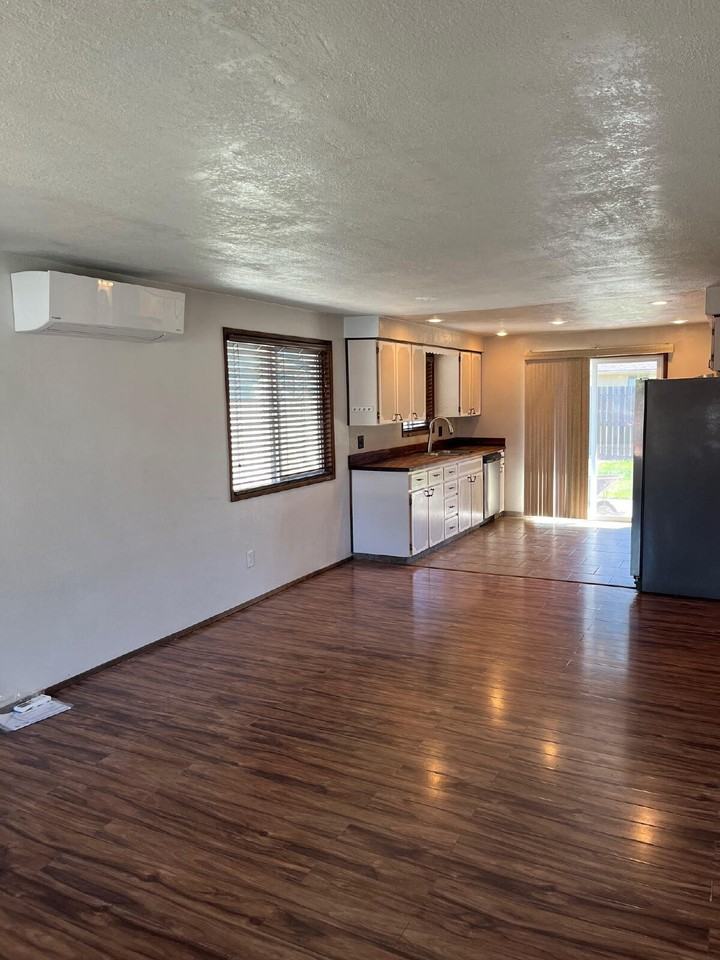 1032 Se Rummel St - Photo 3 of 16