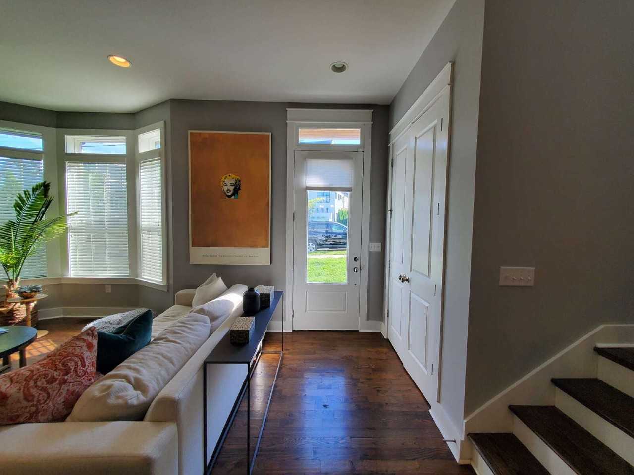 1816A 6th Ave N - Photo 3 of 37