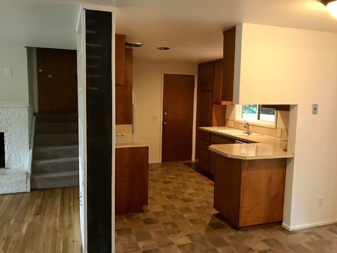 3050 Onyx St - Photo 4 of 10