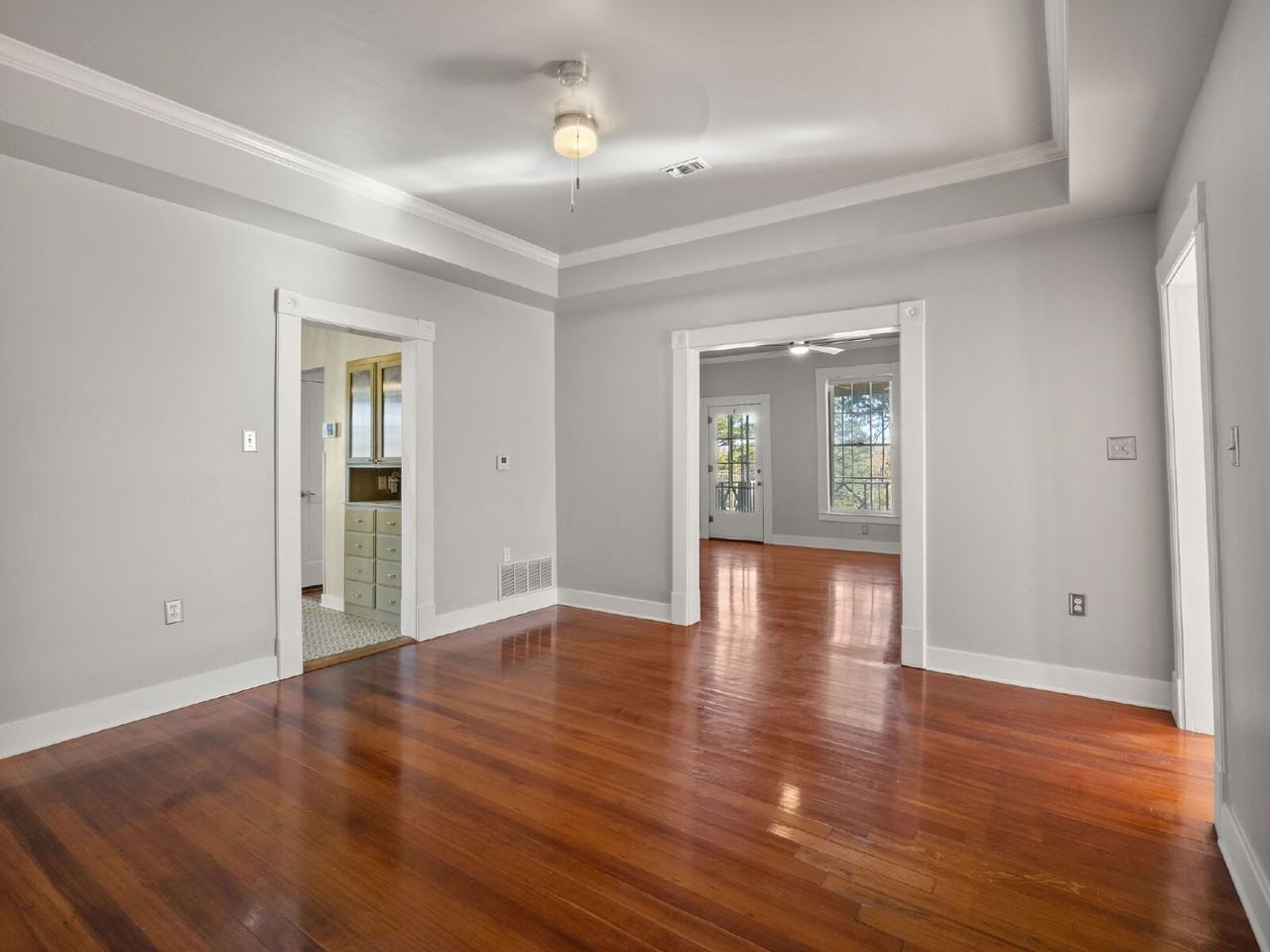 300 S 8th St - Photo 7 of 32