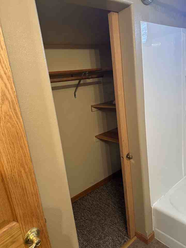 716 S Iowa St - Photo 6 of 11