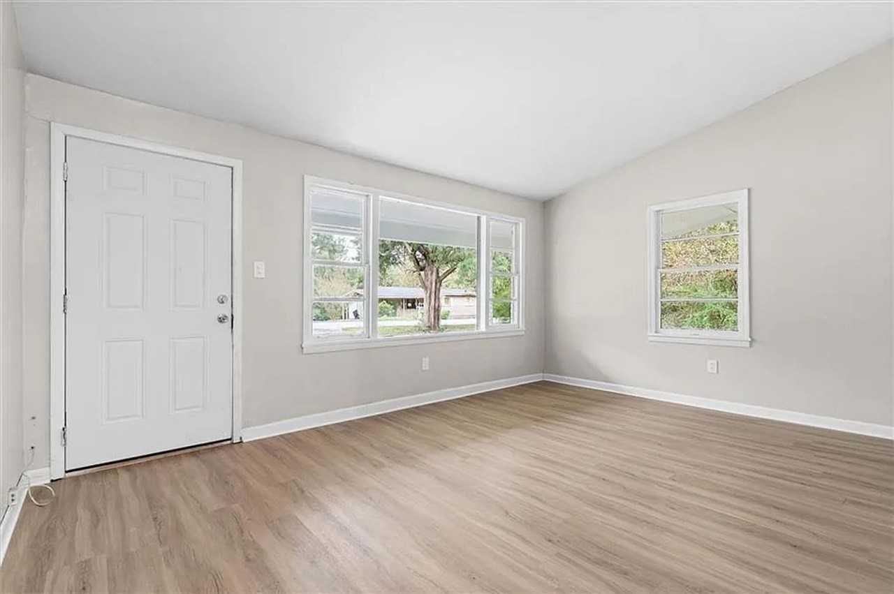 1153 Oak Lane Dr - Photo 3 of 11