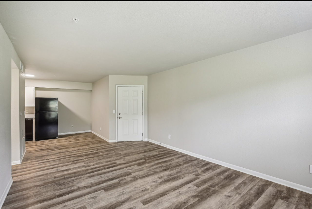 Prospector's Point Apartments - Photo 4 of 29