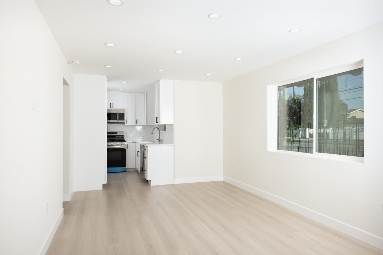 22347 Vanowen St #ADU - Photo 2 of 11