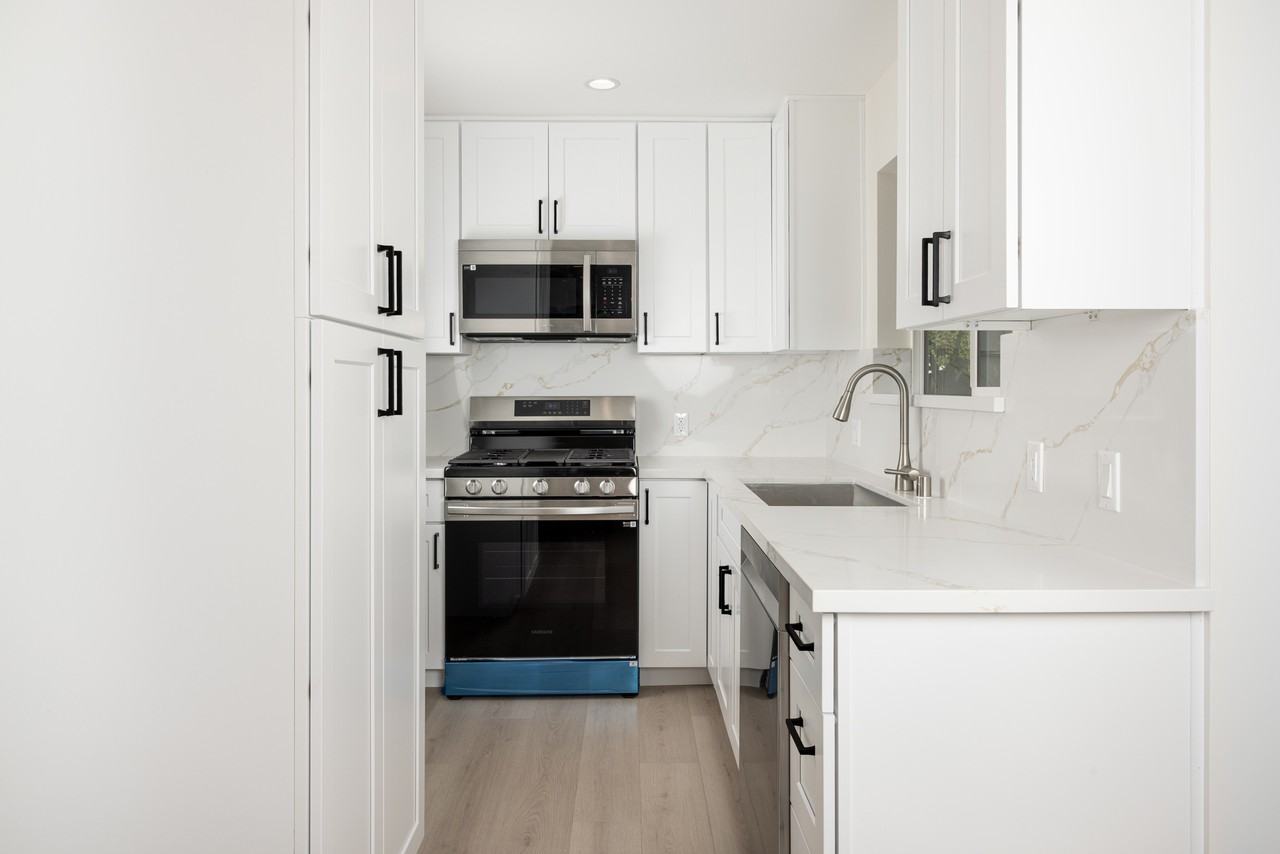 22347 Vanowen St #ADU - Photo 3 of 11