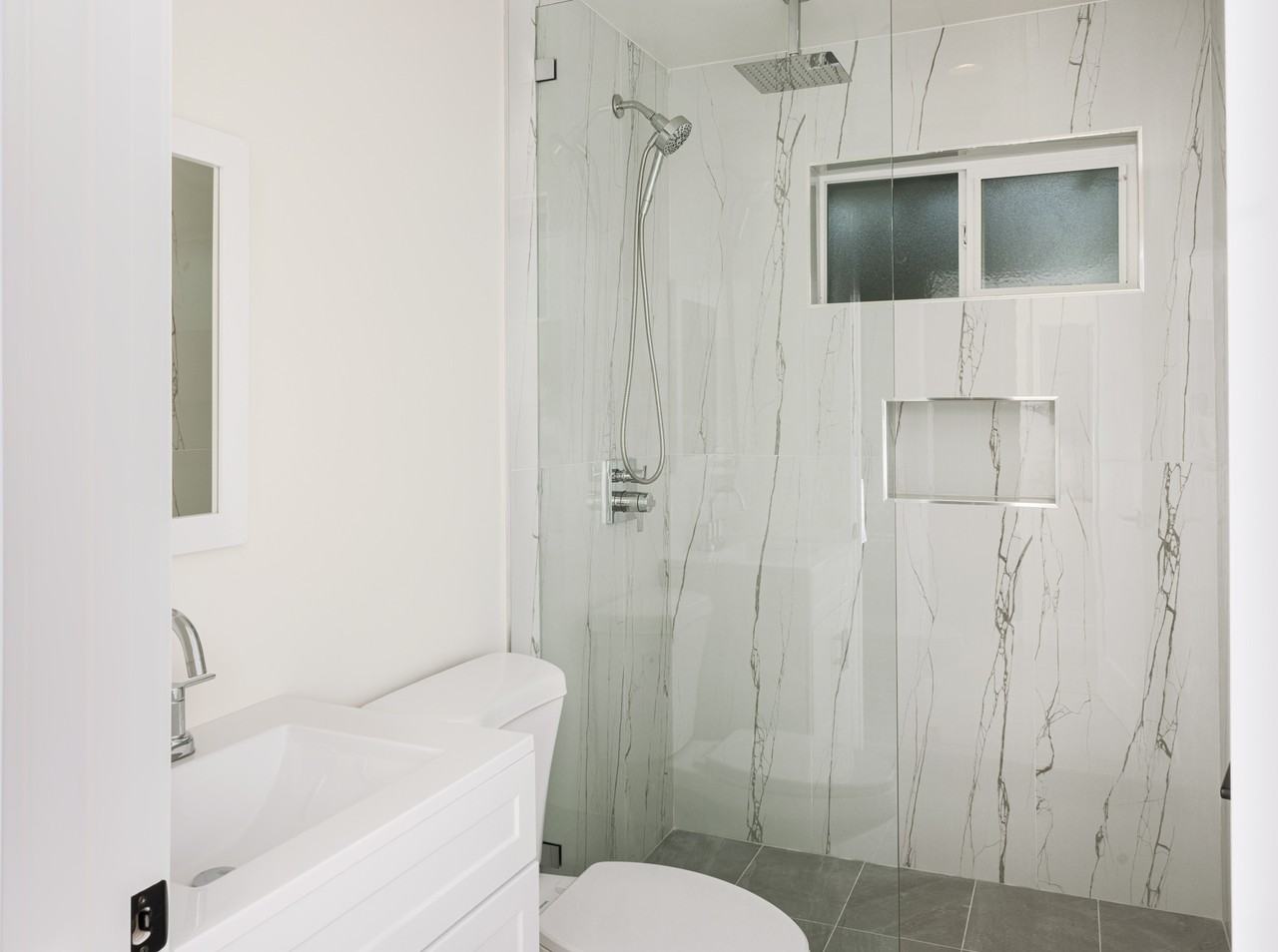 22347 Vanowen St #ADU - Photo 5 of 11