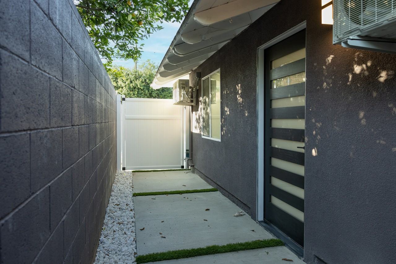 22347 Vanowen St #ADU - Photo 7 of 11