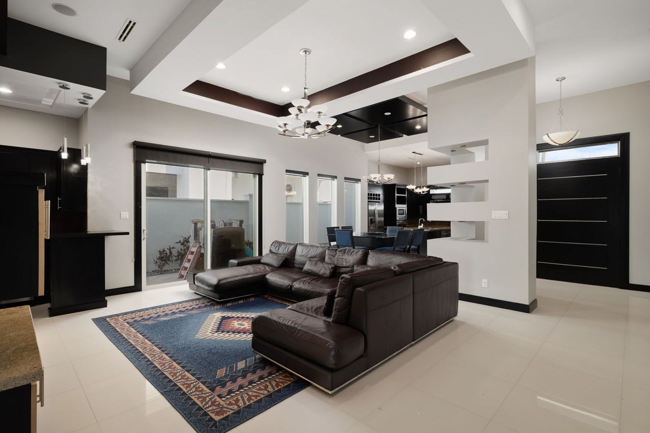 305 N Mockingbird Ave #NA - Photo 5 of 15
