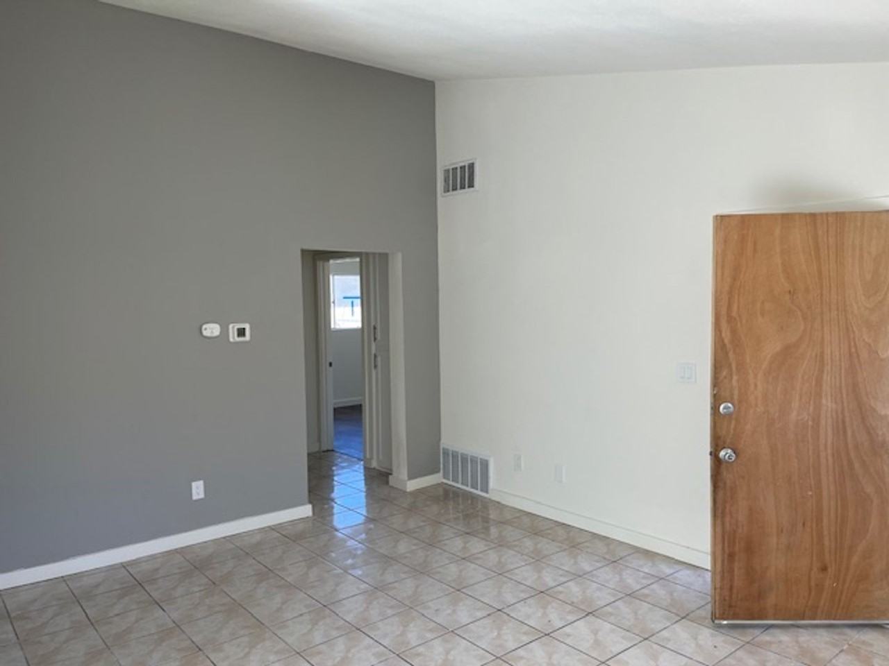 33072 Esther St - Photo 3 of 5