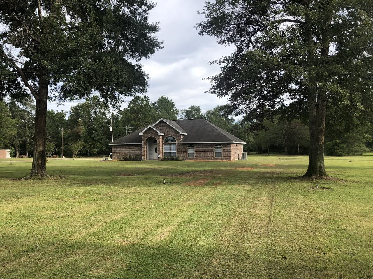 2946 Picturesque Dr #NA - Photo 3 of 30