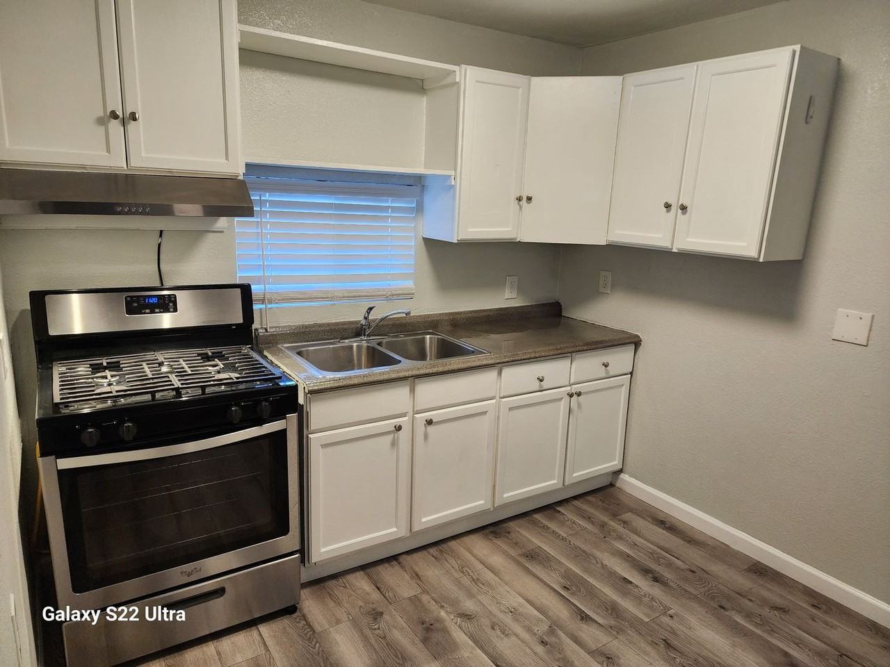 216 Hutchison St - Photo 6 of 20