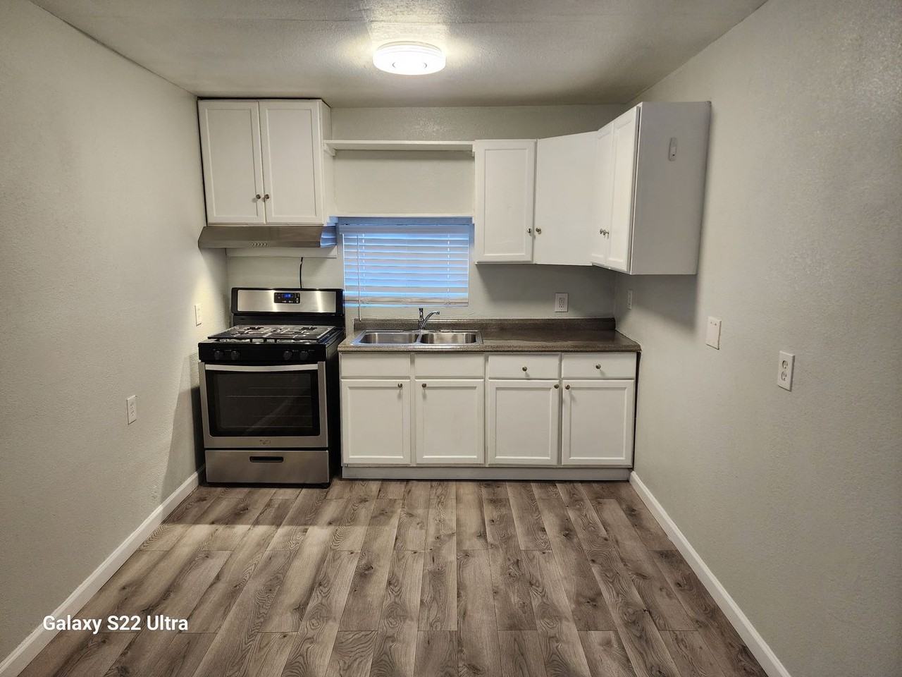 216 Hutchison St - Photo 7 of 20