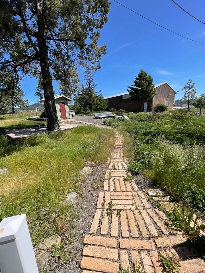 28281 Pickett Rd - Photo 2 of 32