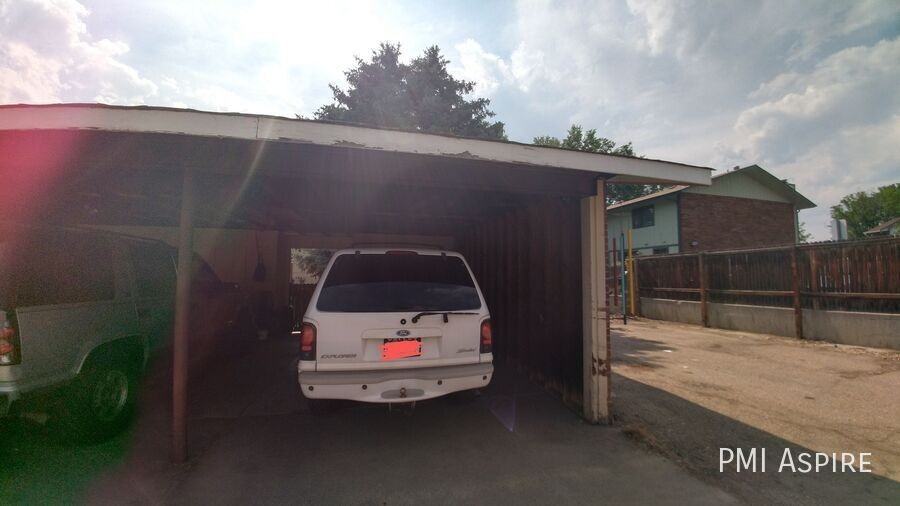 2006 Mccall Pl #6 - Photo 4 of 13