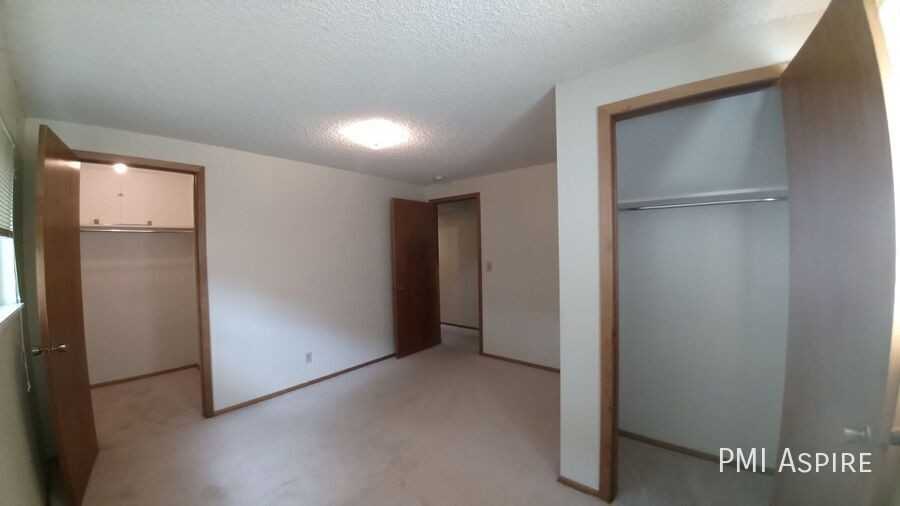 2006 Mccall Pl #6 - Photo 5 of 13