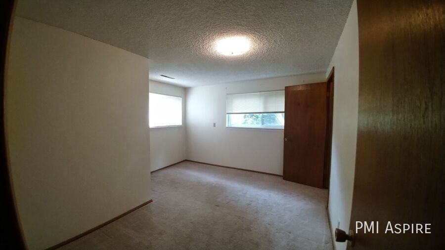 2006 Mccall Pl #6 - Photo 6 of 13