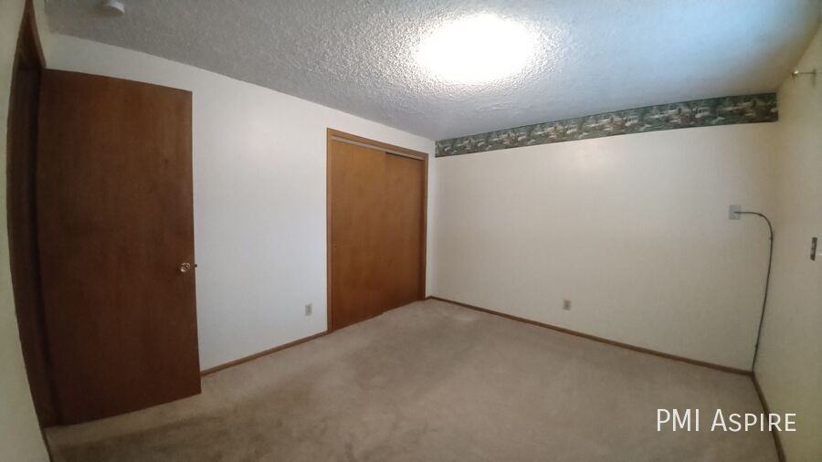 2006 Mccall Pl #6 - Photo 7 of 13