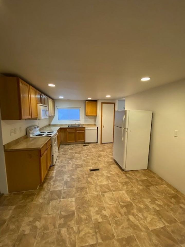 3301 W Hudlow Dr - Photo 7 of 30