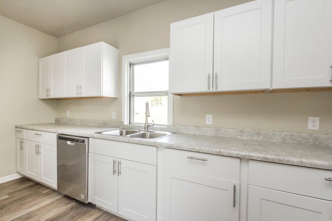 3106 4th St - Photo 2 of 21