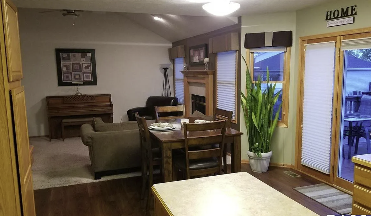 7710 S 33rd St - Photo 5 of 10