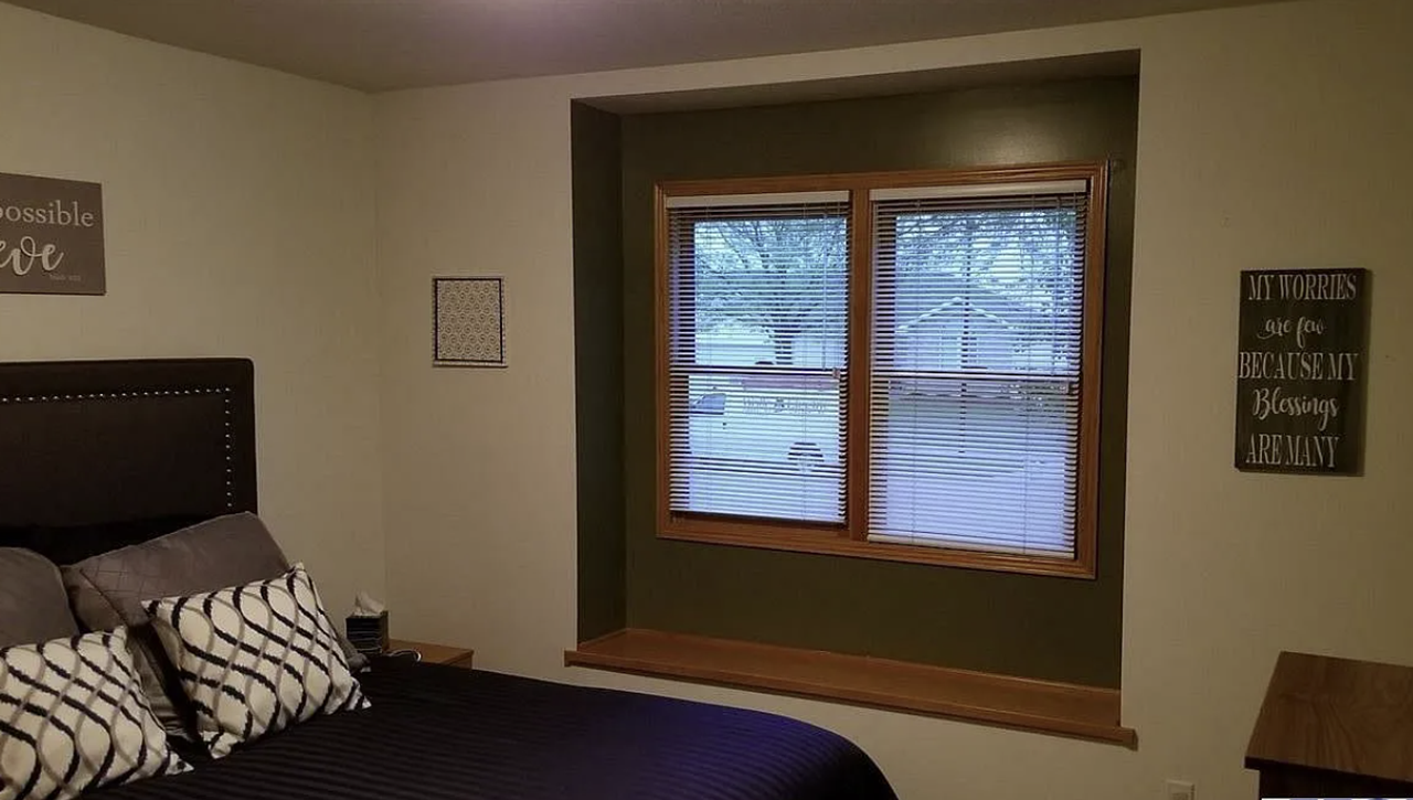 7710 S 33rd St - Photo 7 of 10