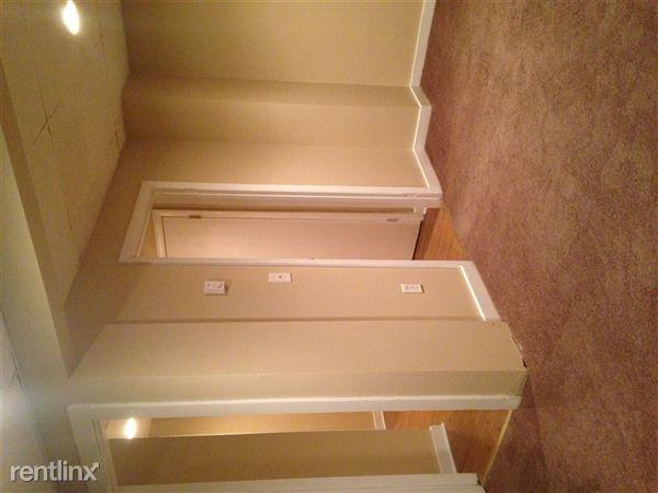 220 Main St - Photo 2 of 3