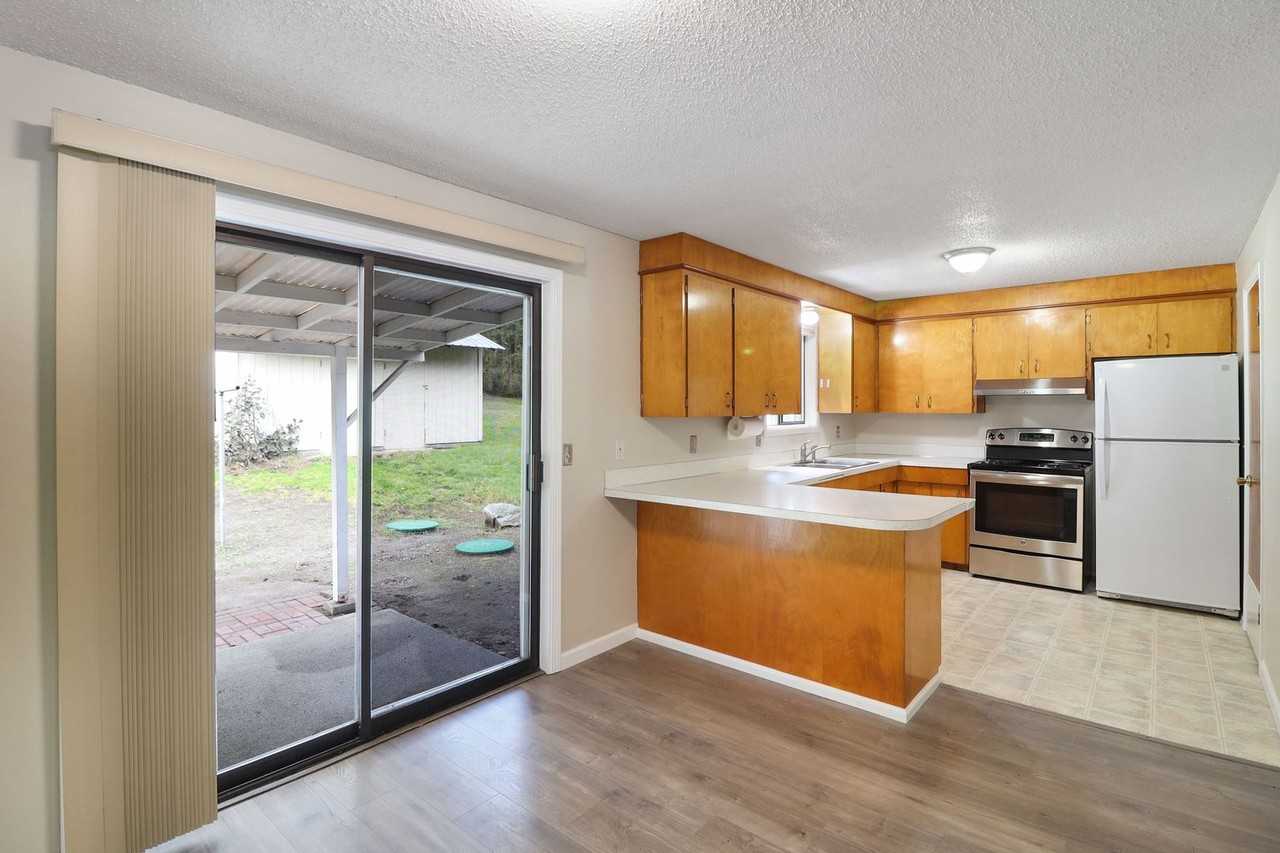 2989 N Oak Harbor Rd - Photo 4 of 10