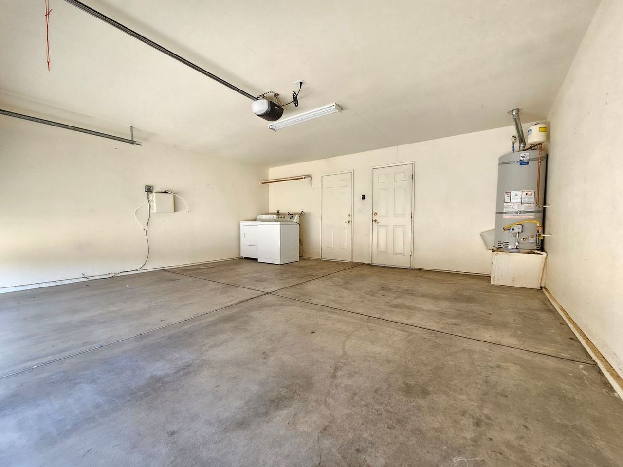 922 W Sullivan Ave - Photo 6 of 18