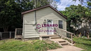 featured image of 1701 E Chestnut St