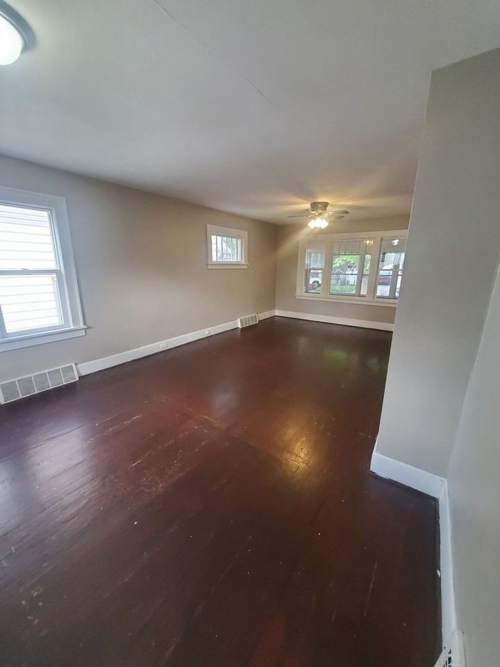 6817 21st Ave - Photo 3 of 15