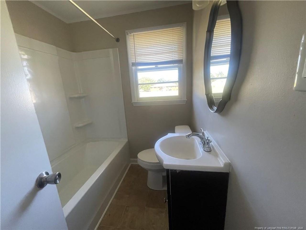 1624 Eureka Ave - Photo 5 of 7