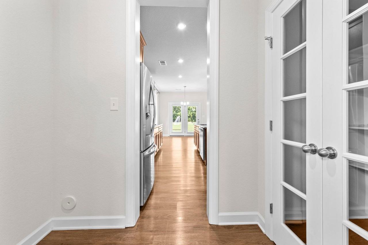 2313 William D Lee Ct - Photo 5 of 22