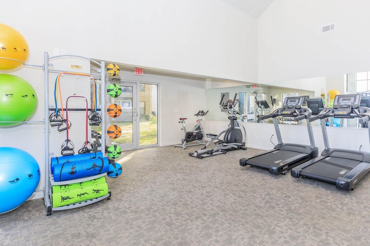 2701 N. 13th Avenue - Photo 2 of 23