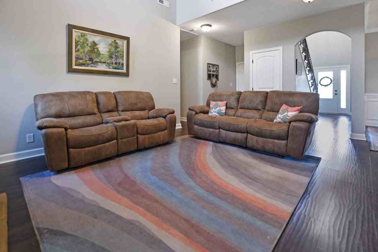 233 Ledina Ct - Photo 3 of 19