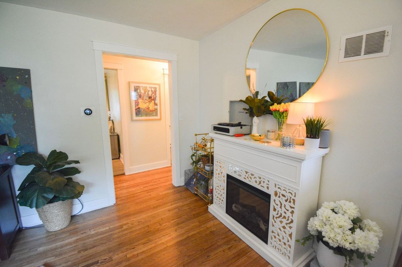 1208 5th St Se - Photo 5 of 19