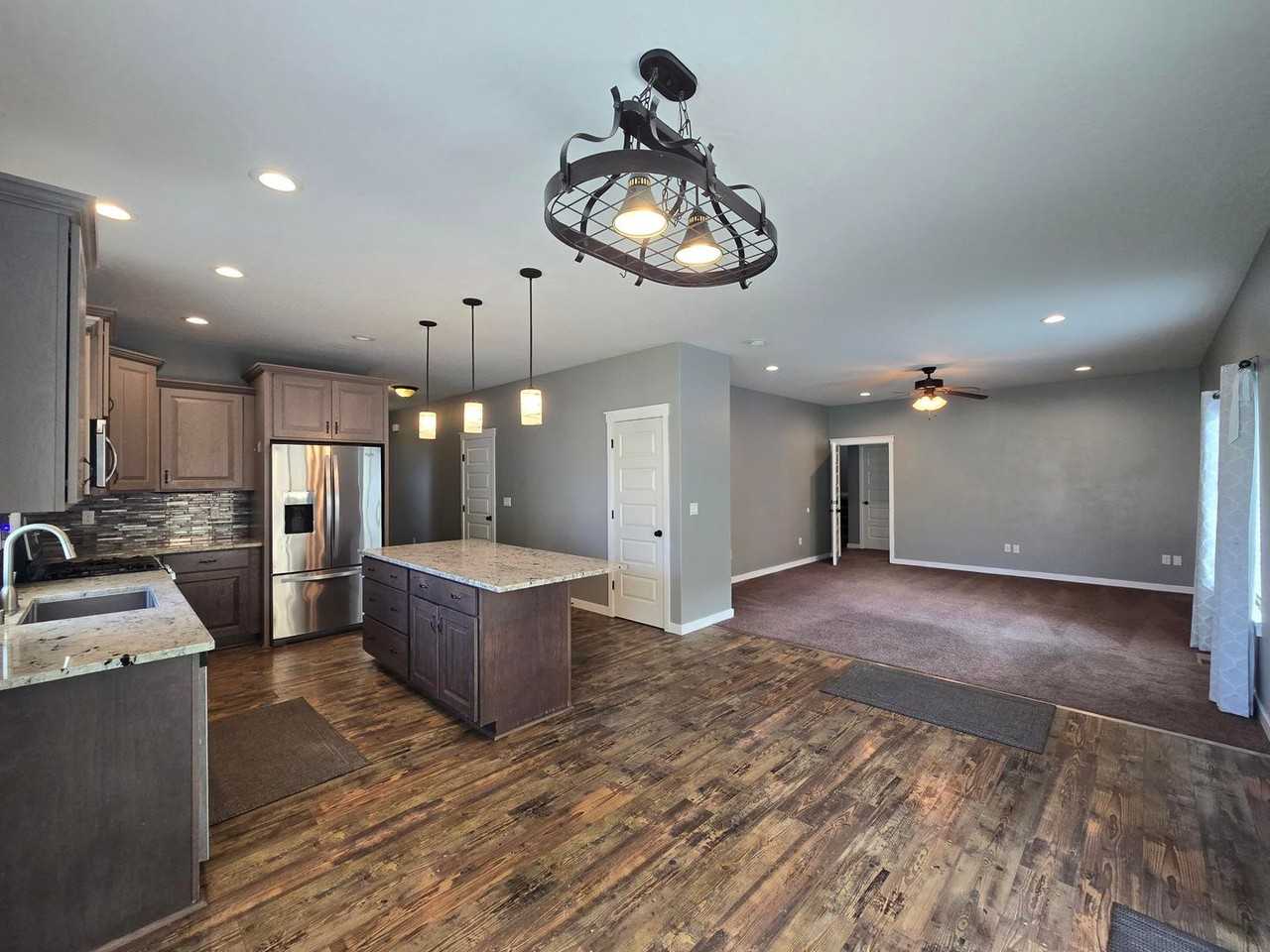 5905 Velonia Dr - Photo 2 of 38