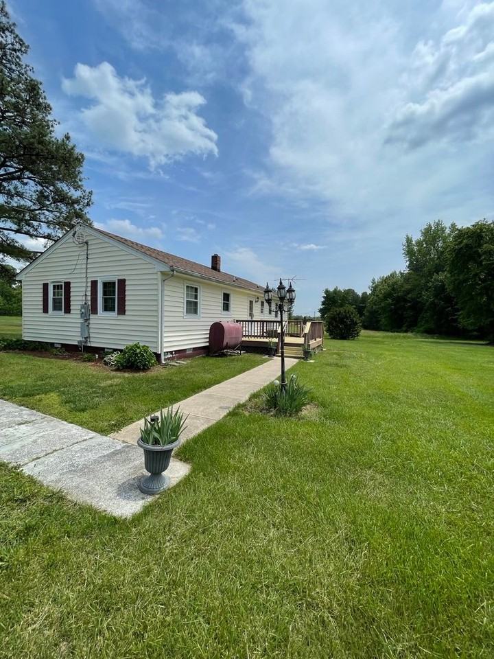 20516 Elevon Rd - Photo 3 of 7