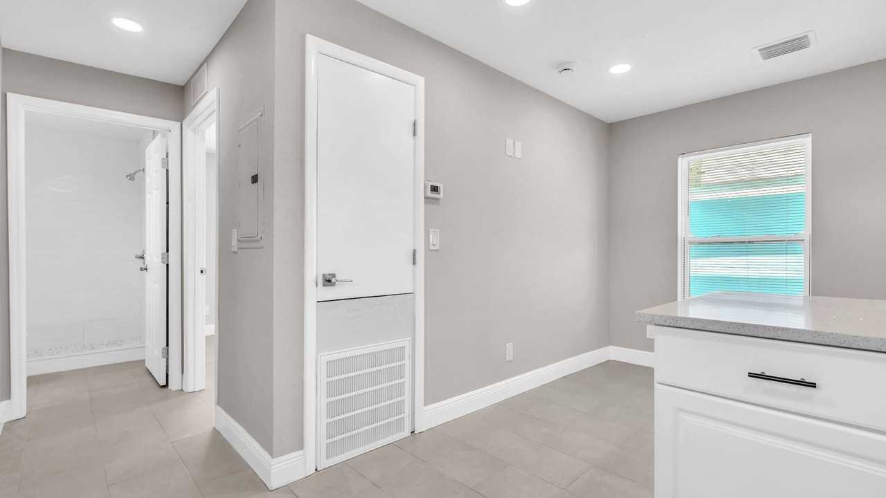 2651 1/2 2nd Ave S - Photo 5 of 22