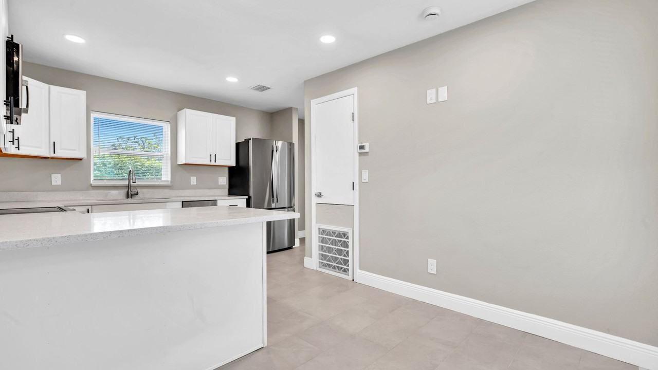 2651 1/2 2nd Ave S - Photo 6 of 22