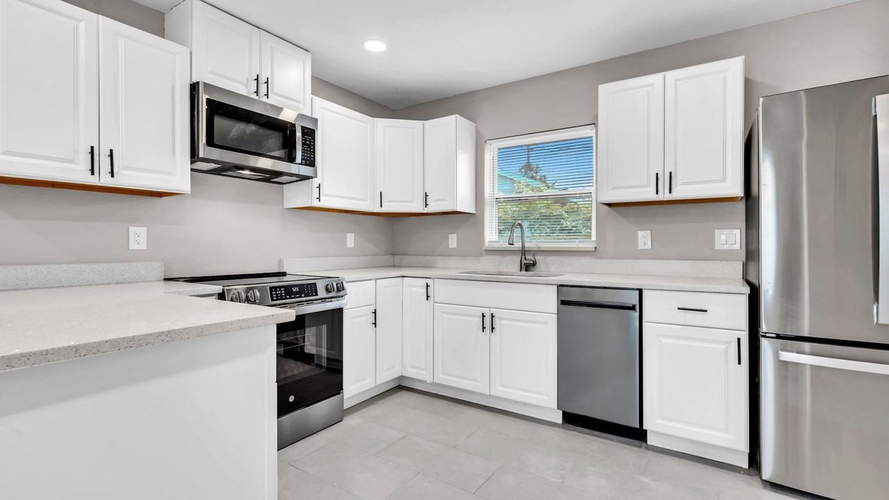 2651 1/2 2nd Ave S - Photo 7 of 22