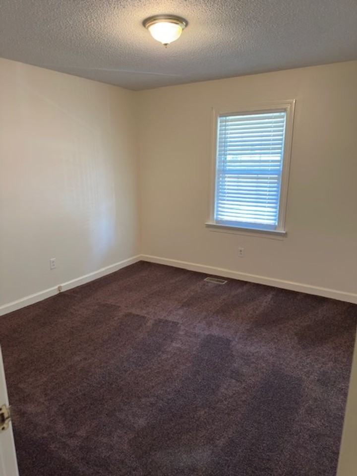 1505 Homestead Rd - Photo 5 of 9