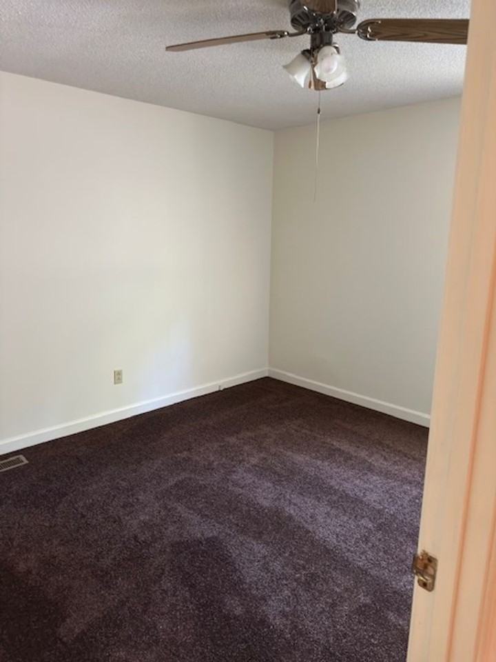 1505 Homestead Rd - Photo 7 of 9