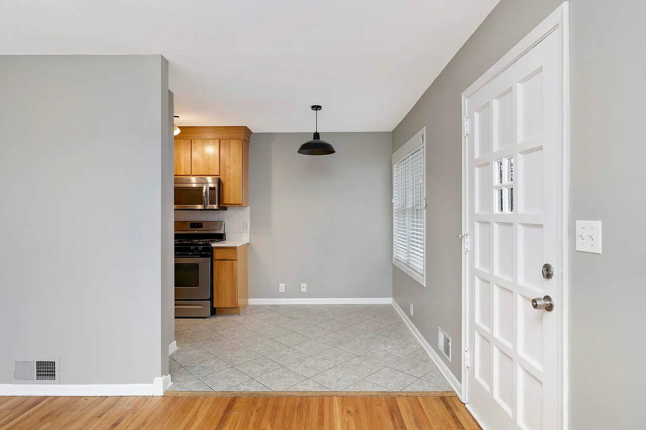 6024 W 35th St - Photo 5 of 15